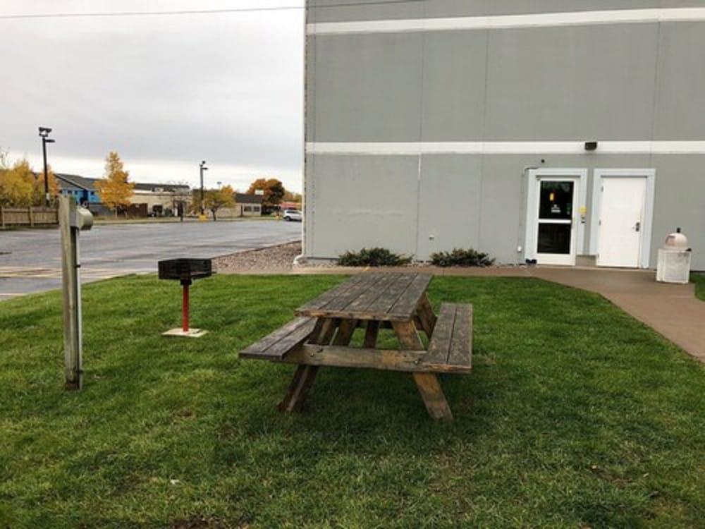 Super 8 By Wyndham Sault Ste. Marie Hotell Exteriör bild