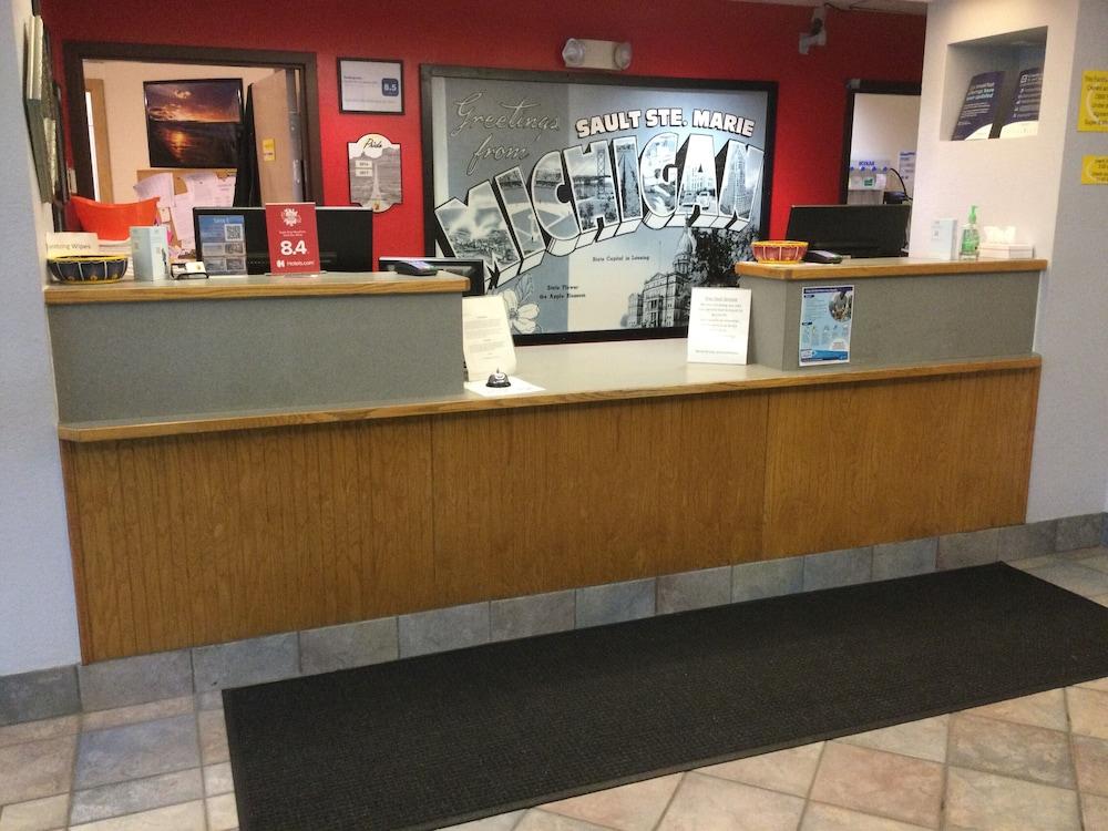 Super 8 By Wyndham Sault Ste. Marie Hotell Exteriör bild