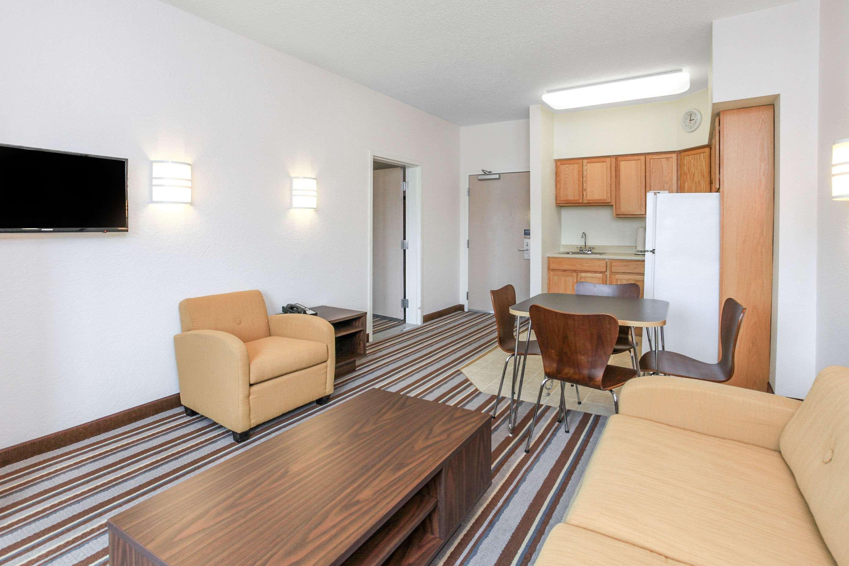 Super 8 By Wyndham Sault Ste. Marie Hotell Exteriör bild