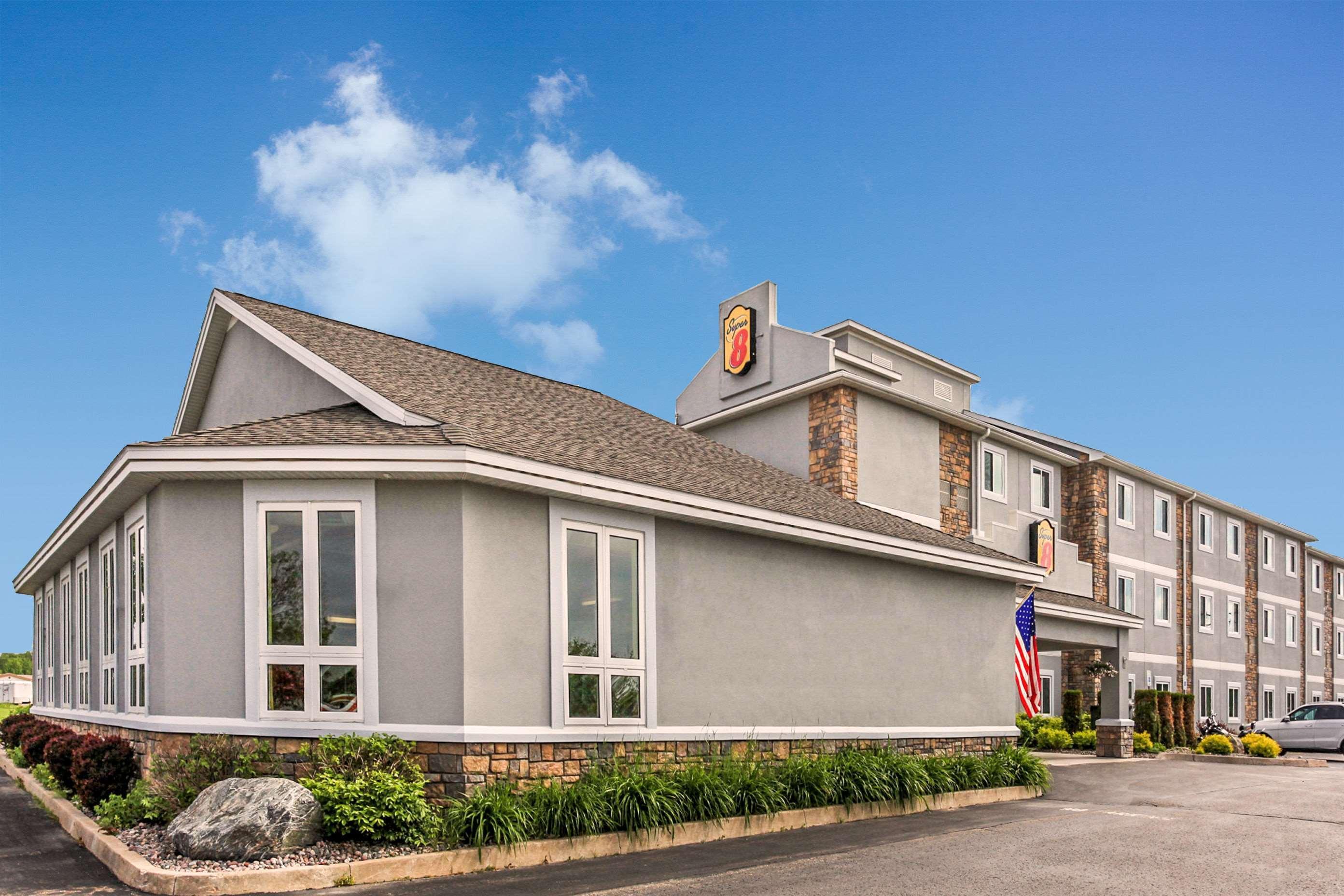 Super 8 By Wyndham Sault Ste. Marie Hotell Exteriör bild